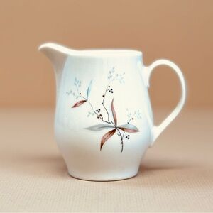Vintage Creamer Finesse Pattern Carefree True China by Syracuse